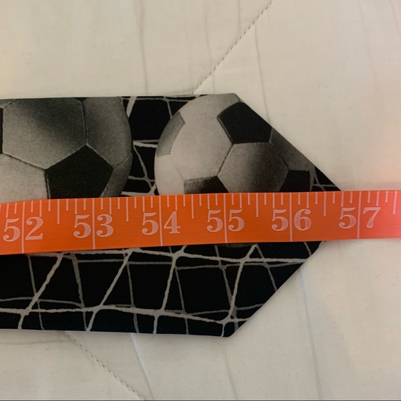 Soccer tie vintage RALPH MARLIN soccer tie with whimsical soccer ball pattern - Picture 12 of 12